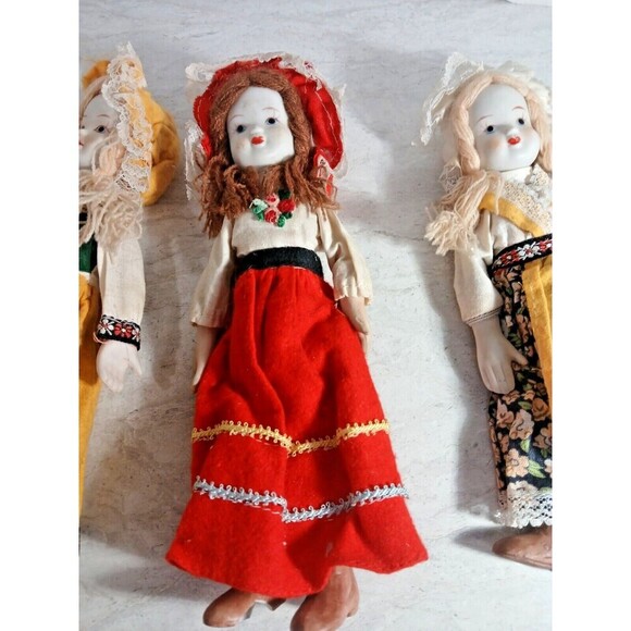 3 Vintage Porcelain Yellow & Red Dolls 9ins Tall Very Unique. - Picture 3 of 9